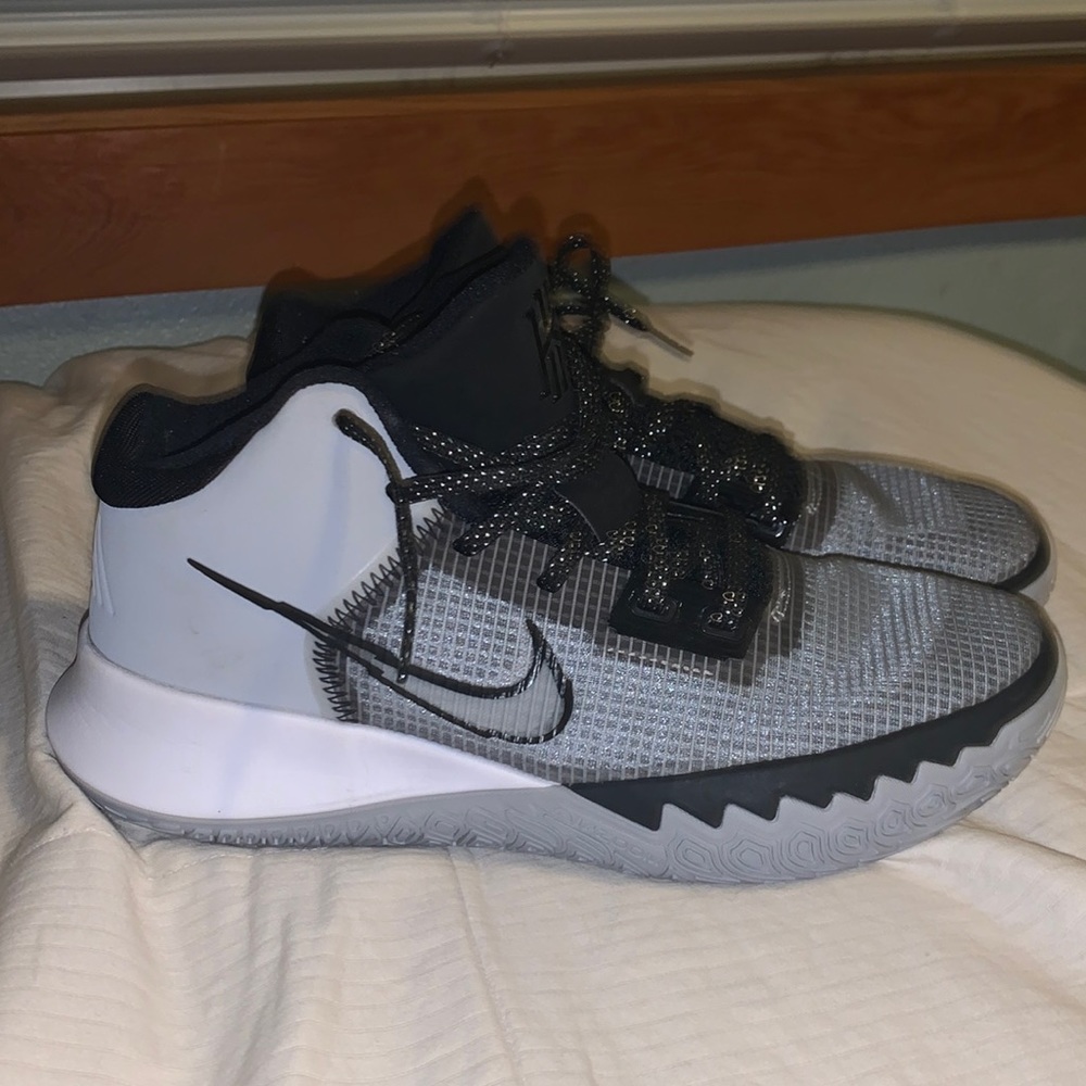Nike boys Basketball shoes size 5 1/2
